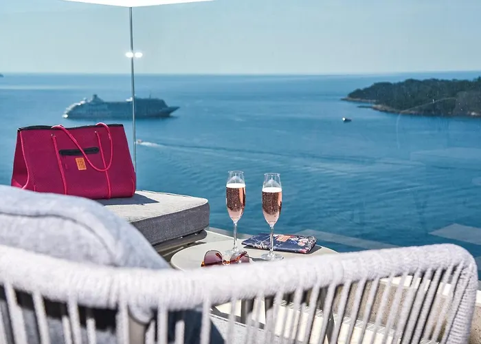 Fortes Fortuna Apartment *