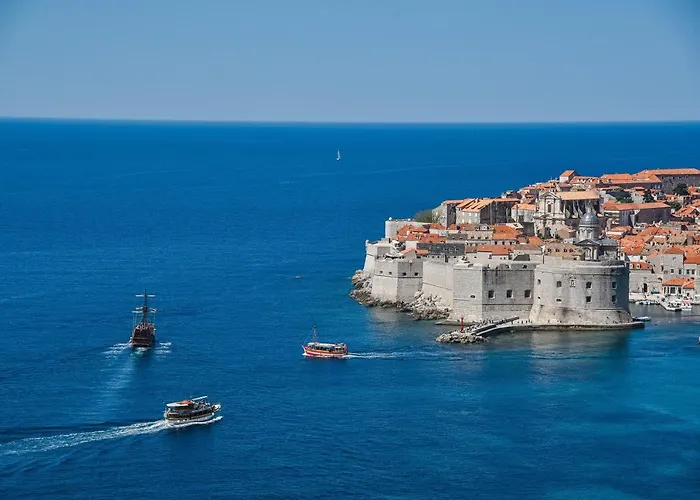 Fortes Fortuna Apartment